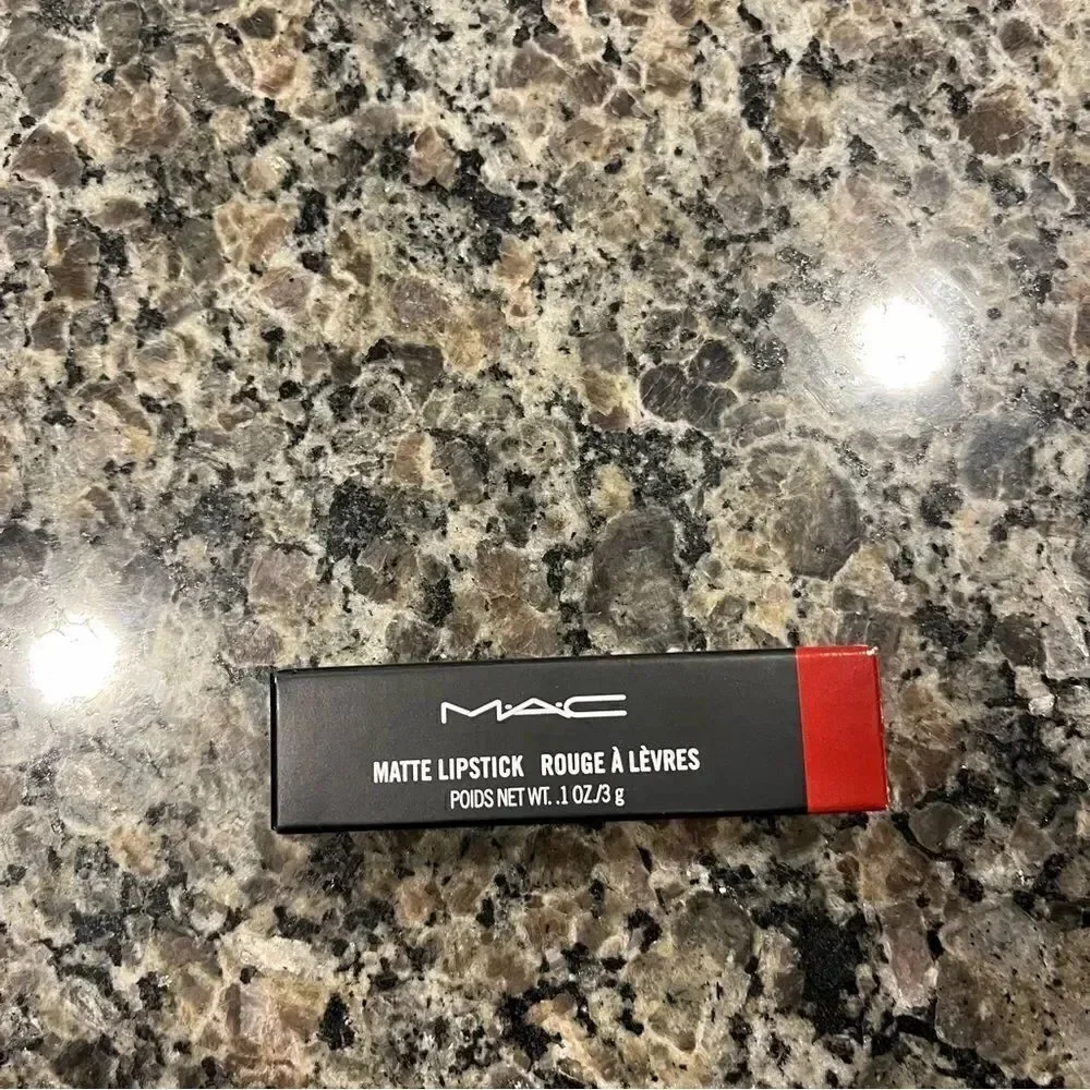 MAC MATTE LIPSTICK- chili